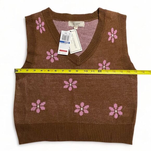 No Comment Ultra Flirt Juniors' Shrunken Daisy Sweater Vest, Size L, New - Picture 6 of 8